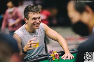 【EV扑克】2023 WSOP | 主赛事拉开序幕,首日比赛超过一千名玩家报名-EV德州扑克