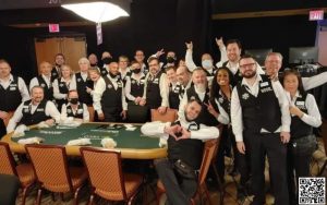 【EV扑克】在WSOP发牌工资有多高?答案比你想的还惊人-EV德州扑克