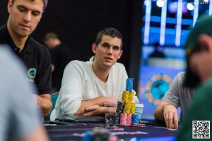 【EV扑克教学】打牌时千万别这么干!尤其是对抗职业玩家-EV德州扑克