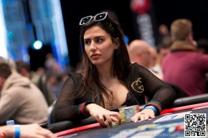 【EV扑克】有香气的文章!这几位小姐姐的牌技和颜值,不得不服,金戒指百W迷你主赛重磅登场-EV德州扑克