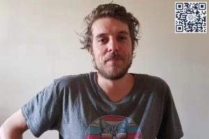 【EV扑克】疯狂的扑克天才,抽着烟唱着歌赢了278万刀,曾连续打了1000天比赛-EV德州扑克