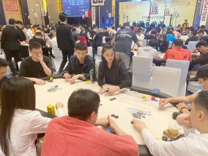 【EV扑克】2023CPG三亚大师赛主赛A组共吸引337人参赛,徐致远装袋30.7万记分牌领先169人晋级第二轮-EV德州扑克