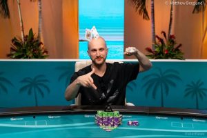 【EV扑克】线上大神战胜众多顶尖牌手 夺得WSOP Paradise主赛事的冠军-EV德州扑克