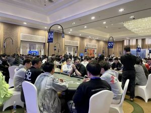 【EV扑克】中原杯开封站|主赛事685人次参赛159人晋级 沈靖 舒建国分别领跑C组/C组(快速)-EV德州扑克