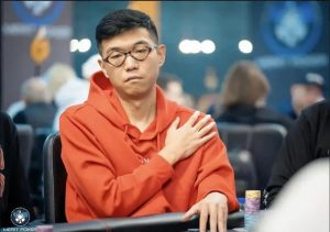 【EV扑克】Merit Poker塞浦路斯 | 4位国人以记分牌前十强晋级主赛Day3,罗爽、魏国梁、顾悦凡等13位中国玩家纷纷晋级-EV德州扑克