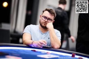 【EV扑克】2024年EPT巴黎:李钟先、孙云升、Yuhang Chen、张阳晋级€10,300 EPT豪客赛Day2-EV德州扑克