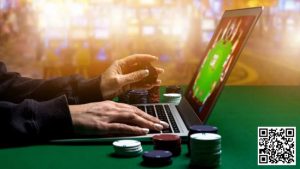 【EV扑克】玩法：翻牌天顺河牌同花，还是逃不过被葫芦河杀啊-EV德州扑克