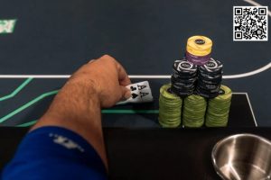 【EV扑克】当我们跟对手都是大筹码，就算拿QJ中顶对也要考虑弃牌-EV德州扑克