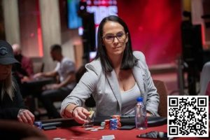 【EV扑克】在同一手牌击中两个同花顺!这是什么梦幻牌局-EV德州扑克