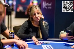 【EV扑克】新女鲨鱼Kristen Foxen难以接受她WSOP最后一手牌，觉得自己让人失望了-EV德州扑克