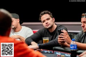 【EV扑克】话题 | Alan Keating分享了自己在91万彩池中用小对子完成精彩跟注的思考过程-EV德州扑克