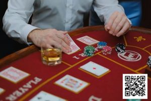 【EV扑克】学会识别德州扑克翻牌类型,改善你的翻后策略-EV德州扑克