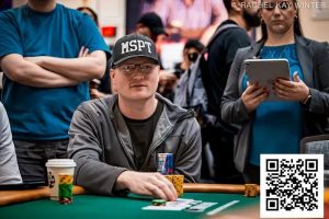 【EV扑克】A-high泡沫线抓鸡保命翻倍，赢下WSOP主赛生死战-EV德州扑克