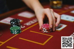 【EV扑克】筹码不够跟注怎么办?别急着弃牌-EV德州扑克