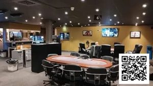 【EV扑克】深夜牌局变“战场”！瑞典特警荷枪实弹突袭扑克比赛，线下扑克彻底凉凉？-EV德州扑克