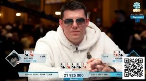 【EV扑克】丹牛神读牌再现！超级碗豪客赛恶心弃掉三条K，全多亏世界第一启发！-EV德州扑克