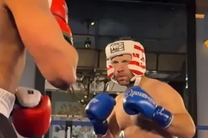 【EV扑克】Jungleman拳击赛结果大翻车!Dan Cates遭判TKO落败-EV德州扑克