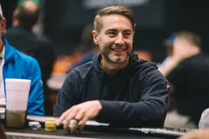 【EV扑克】6-bet全下硬刚Airball！锦标赛女王Kristen Foxen打脸“嘴强王者”-EV德州扑克