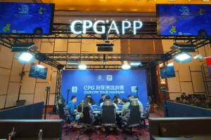 【EV扑克】CPG®海棠湾巡游赛|主赛剩余17人晋级第四轮,陆振华580万记分牌领跑,唯一女将倪楚儿紧随其后-EV德州扑克