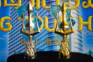 【EV扑克】CPG®海棠湾巡游赛｜主赛最后九人浮现，2024年“大金海神杯”得主陈英杰千万级别记分牌领跑-EV德州扑克