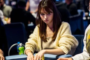 【EV扑克】AA撞上四条,19年童话同日落幕:两位WSOP冠军悲情告别WSOPE主赛-EV德州扑克