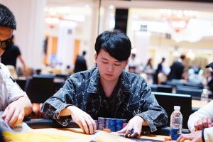 【EV扑克】TLPT济州岛站|渐入巅峰!主赛C组再收174人次加入争斗!徐逸康装袋56万计分牌携手27人晋级!明日主赛最后晋级机会等你上阵!-EV德州扑克