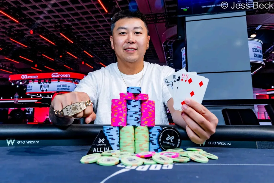 【EV扑克】2026 WSOP | 王阳勇夺$5,000底池限额奥马哈冠军,拿下首条金手链