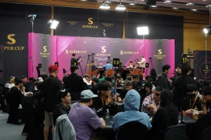 【EV扑克】Super CUP釜山站|主赛16人大名单诞生,曹庭嘉/王胜永晋级;中国选手Yuxin Niu豪取三冠王-EV德州扑克