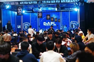 【EV扑克】APL济州岛｜奖池狂飙破保！主赛C/D组合共260人次参赛39人晋级，李欢/Zhang Xugang分别登顶小组CL！明日主赛“末班车”等你抄底！-EV德州扑克