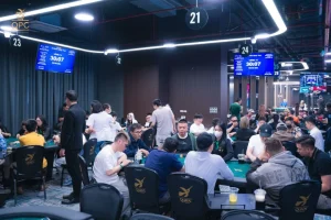 【EV扑克】越南河内QPC Day9｜陈明聪获主赛亚军，冯苗止步第八名；迷你主赛1047人次参赛如火如荼；冯海棣获豪客金翼赛冠军！-EV德州扑克