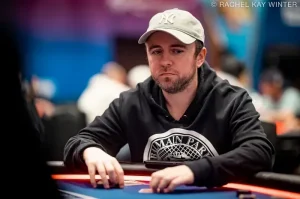 【EV扑克】超时被判“死牌”后还能继续Call?WSOP离谱判罚引爆扑克圈-EV德州扑克