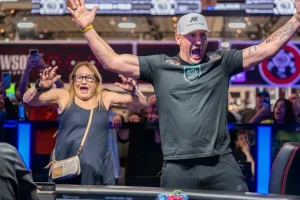 【EV扑克】预估44分钟打完却鏖战3小时!Mizrachi惊险拿下第九枚WSOP手链-EV德州扑克