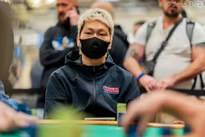 【EV扑克】2026WSOP | $600深筹赛剩5人，中国选手Chen Xingwei冲击金手链；$3,000锦标赛Du Qiao获亚军-EV德州扑克