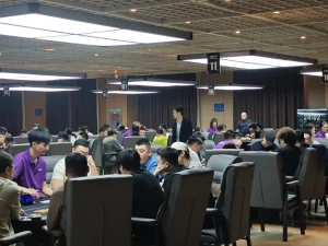 【EV扑克】DBPT葫芦岛站C组战报:270人次创单日新高,何先生118万记分牌登顶“东北王”-EV德州扑克