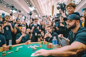 【EV扑克】极致煎熬!2026WSOP 主赛泡沫圈定档 Day4,经典剧本再度复刻-EV德州扑克