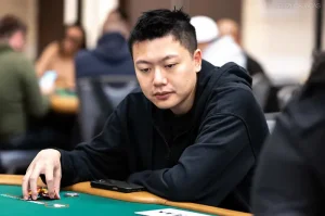 【EV扑克】以为出局走到门口,被叫回后打出奇迹:Wesley Fei的WSOP主赛死里逃生记-EV德州扑克