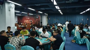 【EV扑克】2026山海杯·鲲鹏系列赛T3｜山海烽烟续燃，主赛继续战斗！B组96人次参赛22人晋级，刘霁29.55万记分牌领跑-EV德州扑克