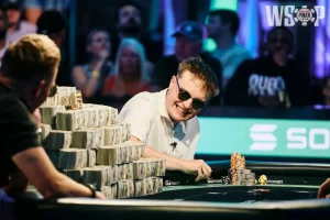 【EV扑克】WSOP主赛冠军亲自复盘:若河牌不是黑桃,他还会继续开火吗?答案令人大失所望!-EV德州扑克
