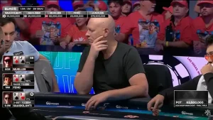 【EV扑克】决赛桌AA撞99,JJ为何秒弃?WSOP主赛第五名出局手牌深度解析-EV德州扑克