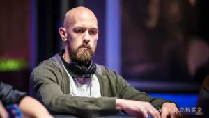 【EV扑克】当Doug Polk全下、Dan Smith深陷长考时,桌旁两个没参与这手牌的人,进行了一场大师级复盘-EV德州扑克