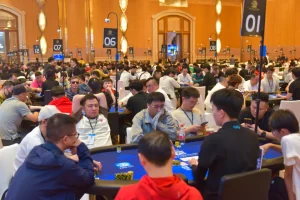 【EV扑克】2026 CPG横琴|主赛首轮1615人次参赛566人晋级,刘畅34.25万记分牌领跑第一轮C组-EV德州扑克